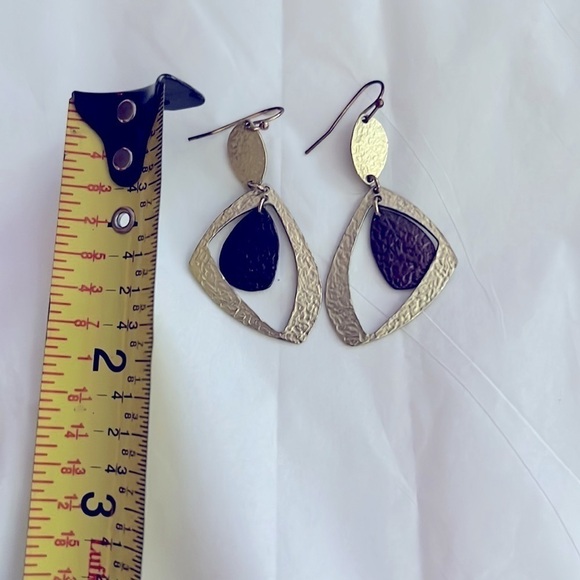 Beautiful Gold & Purple Dangle Earrings! π€©ποΈπ - Picture 5 of 6
